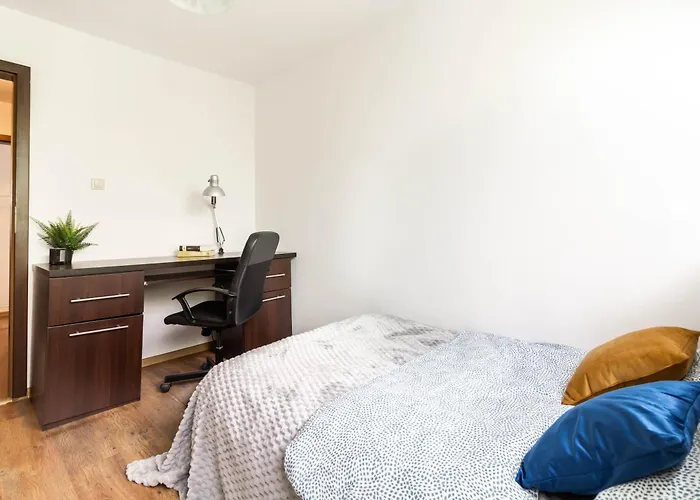 - Ul Mlodych Technikow Apartamento